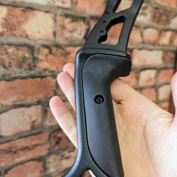 Рукоять для спортивного лука F179 (черный)