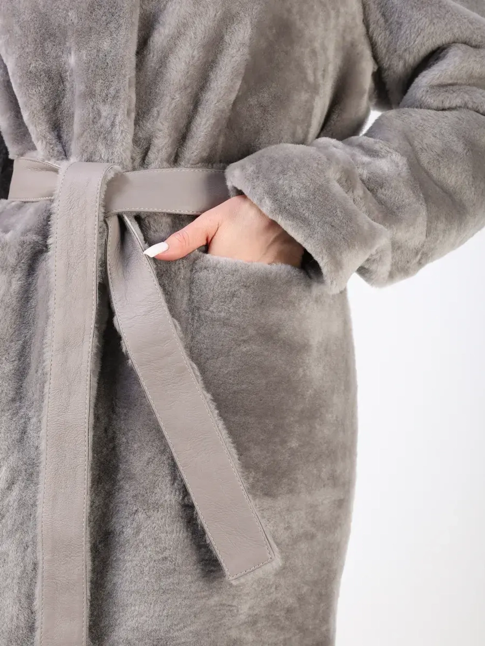 Дубленка зимняя шуба натуральная с капюшоном длинная