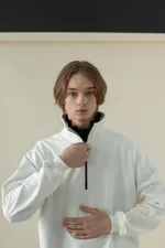 Толстовка MOE ZIP с высоким воротом Молочная