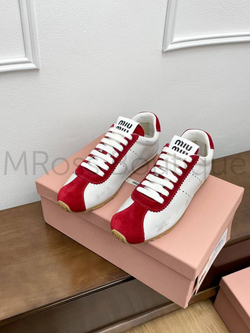 Женские кеды Miu Miu в красно-белом цвете с логотипом