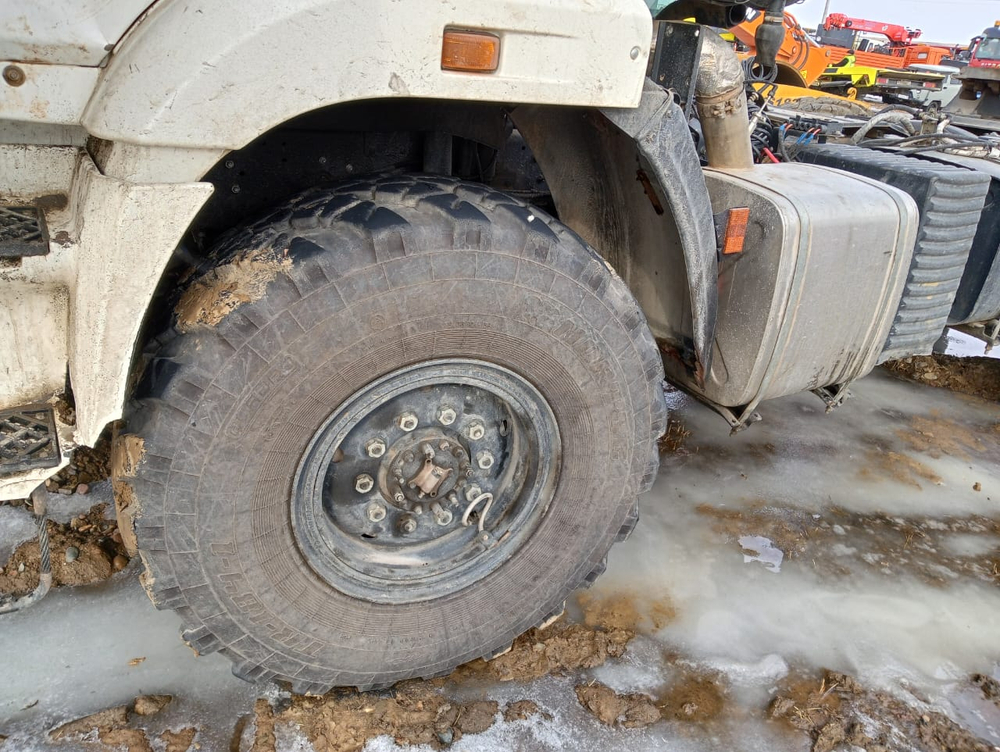 КамАЗ 53504 6x6 Седельный тягач 53504-50 (Дизельный, 11,8 л, 300 л.с., МТ)