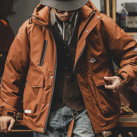 Пуховик мужской зимний 90% белого утиного пуха,с капюшоном и накладными карманами.