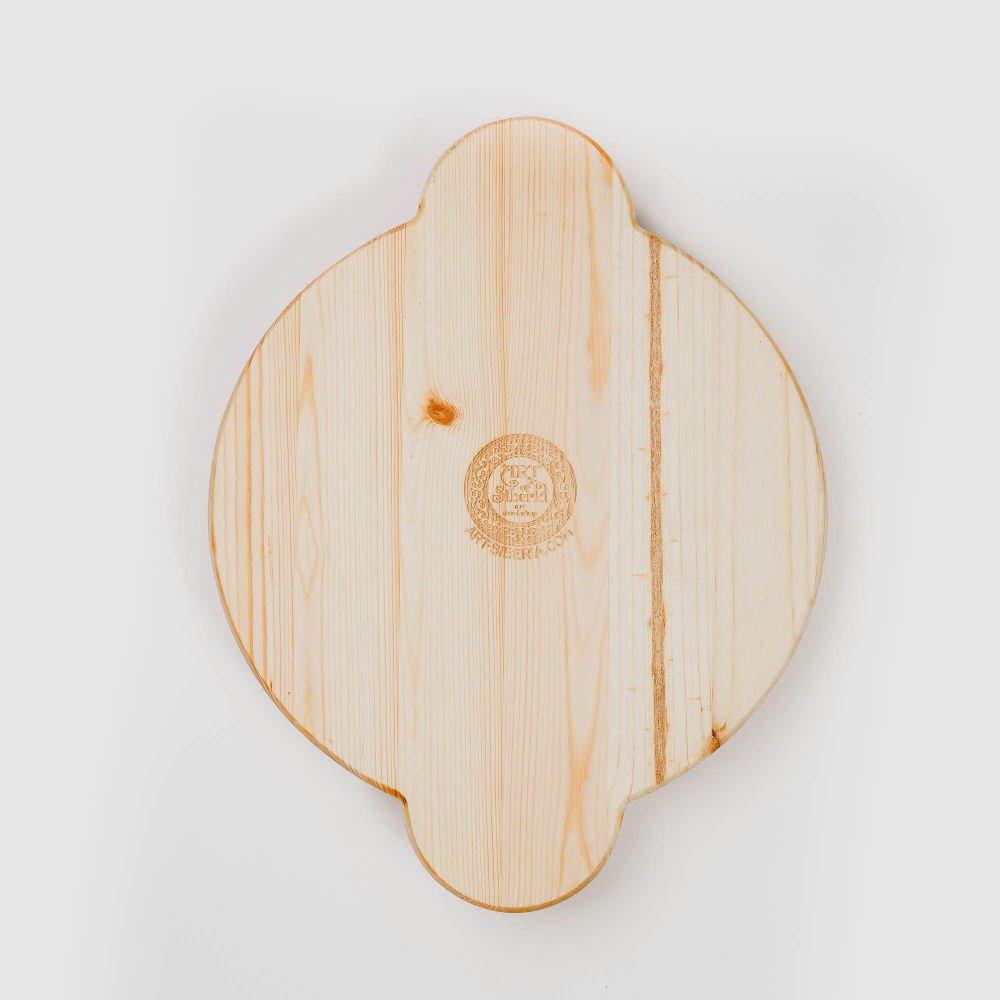 Деревянная менажница с ручками из кедра