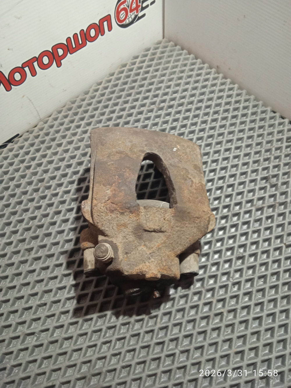 Суппорт тормозной передний левый Шкода Октавия А5 1,4 BUD Б/У