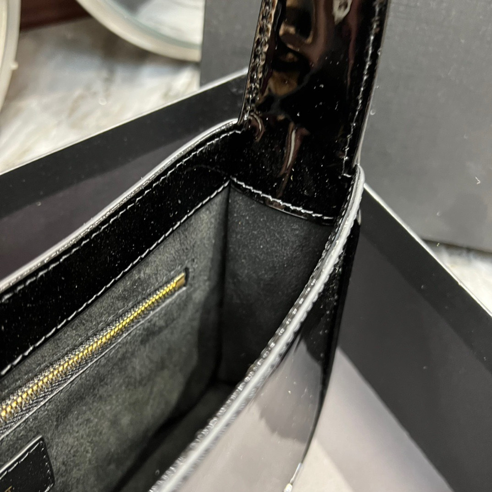Saint Laurent Le 5 à 7 Hobo Bag