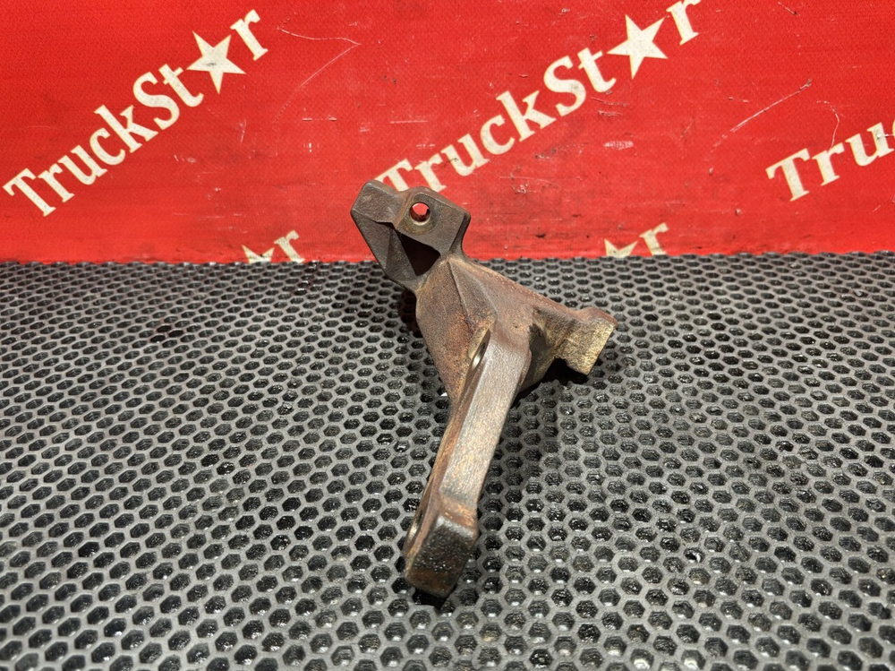 Кронштейн охладителя EGR 2021г.