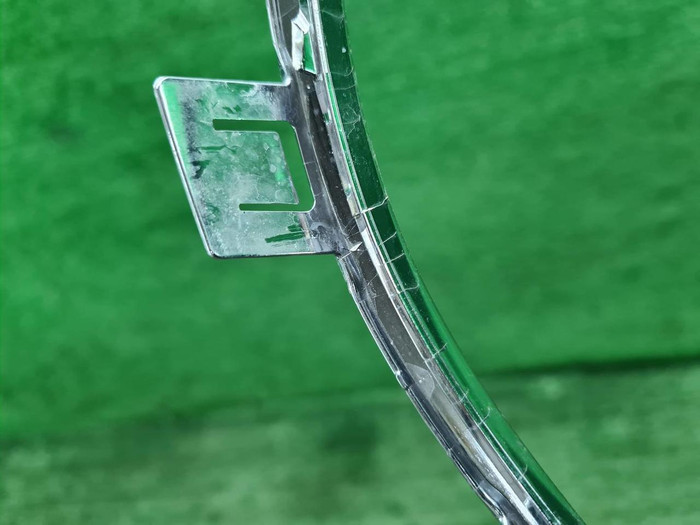 Молдинг решетки радиатора Mercedes E W213 (16-21)