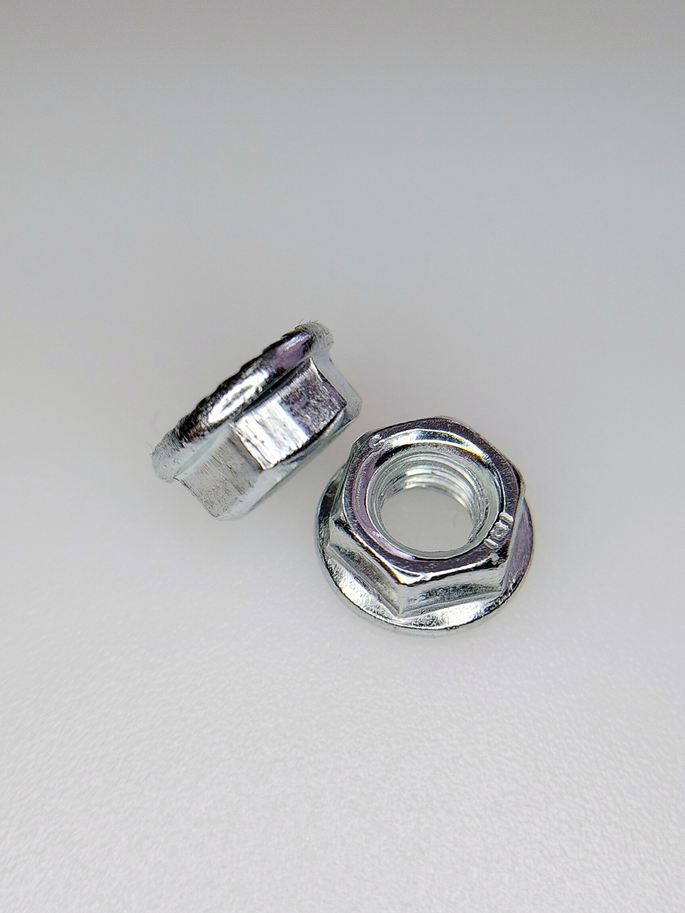 М6 ОЦ.Гайка с фланцем DIN6923 (40 шт)