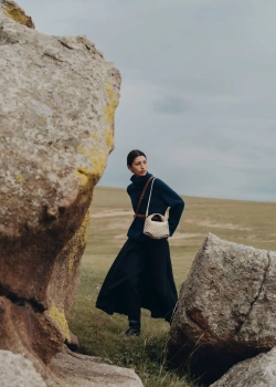 POLENE РЕЛЬЕФНАЯ СУМКА BERI, ЭКРЮ