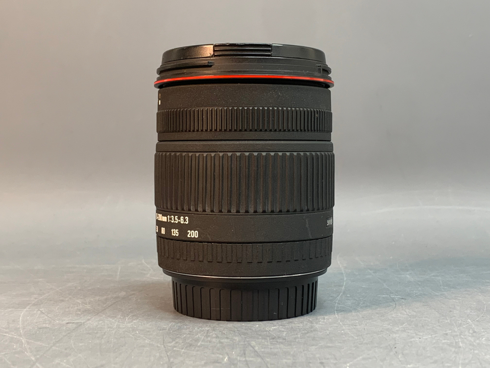 Sigma AF 18-200mm f/3.5-6.3 DC Canon