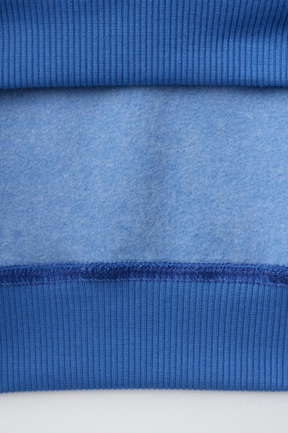 ZARA ТОЛСТОВКА С НАШИВКОЙ «МЕДВЕДЬ В КЛЕТКУ», ЯРКО-СИНИЙ