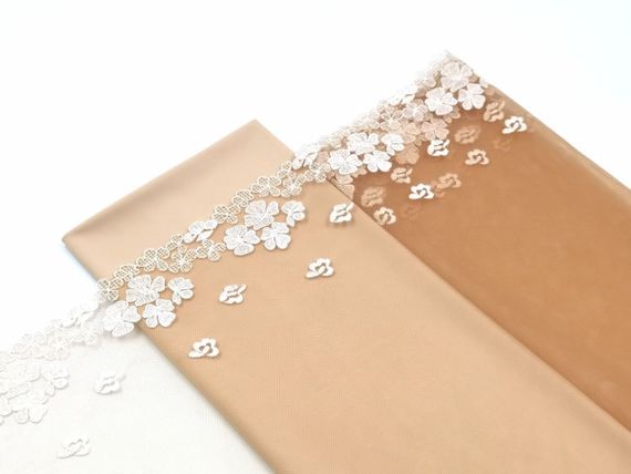 05-103 Вышивка на неэл. сетке 21 см, бежевый/белый