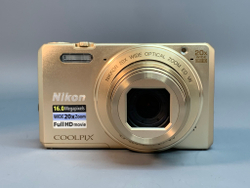 Nikon Coolpix S7000