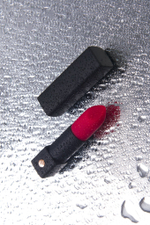 Мини-вибратор в форме помады Exomoon - 8,8 см. (Цвет: черный)