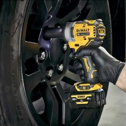 DeWalt DCF903P1-QW аккумуляторный импульсный гайковерт (1 x 5 Ач, ЗУ)