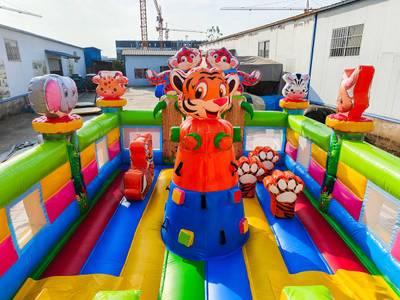 Коммерческий надувной батут «Тигриная страна 3», 10*5*5 м