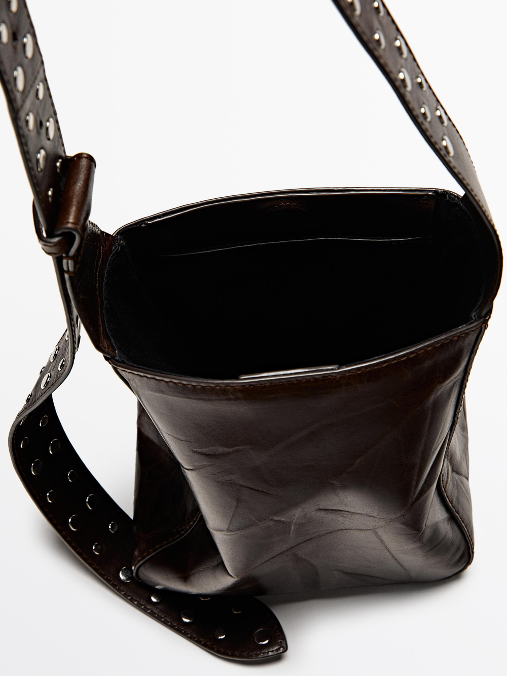Massimo Dutti Сумка-мешок из кожи наппа с заклепками, коричневый
