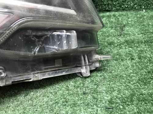 Битая Фара правая Toyota LC Prado 150 (17-нв) LED