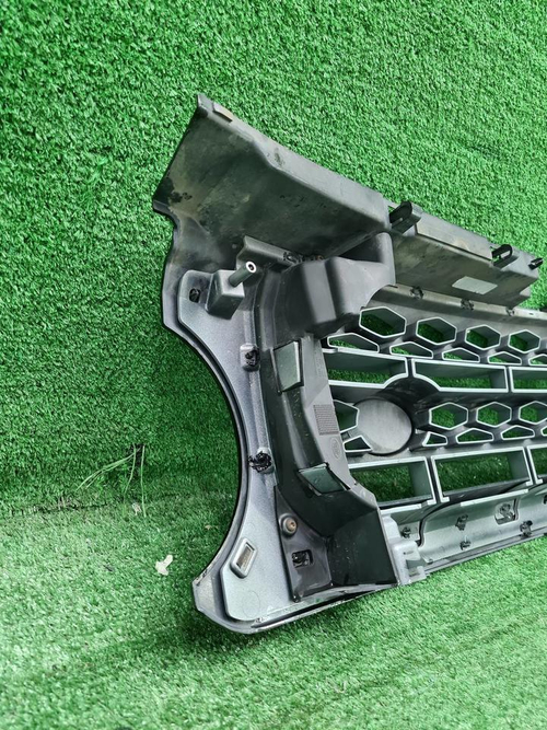 Решетка радиатора Land-Rover Discovery 4 (09-13)