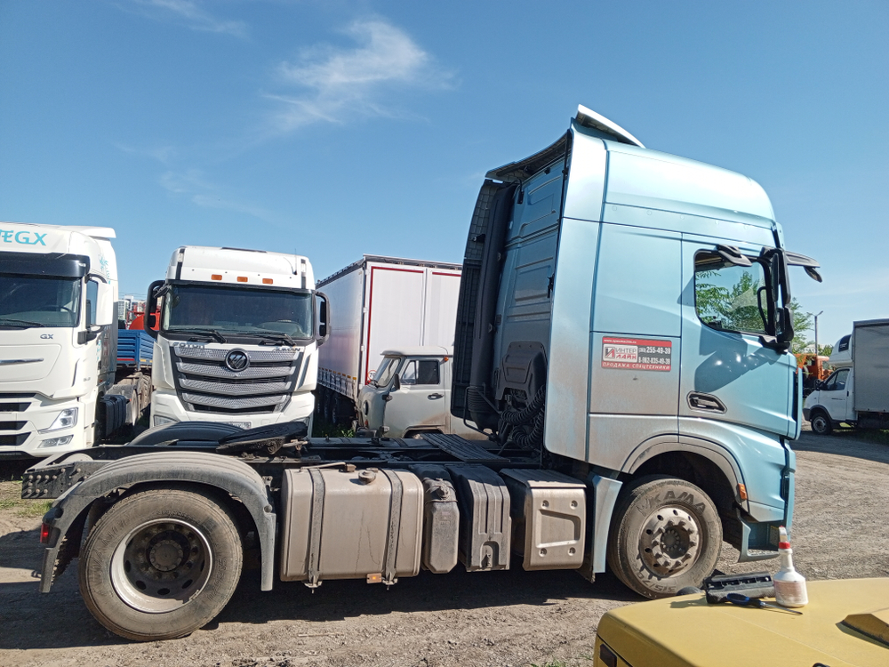 Shacman (Shaanxi) SX* 4x2 Седельный тягач SX4188YY381 (Дизельный, 12,5 л, 473 л.с., АТ)