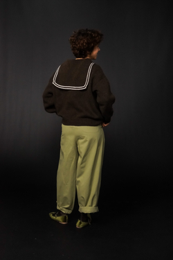 Пуловер с воротником-морячкой из мериноса шоколадного цвета