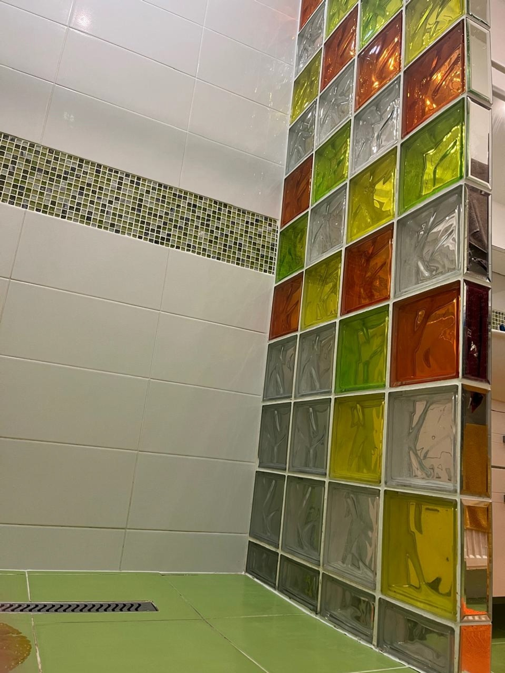 Стеклоблок тархун волна окрашенный изнутри Vitrablok 19x19x8