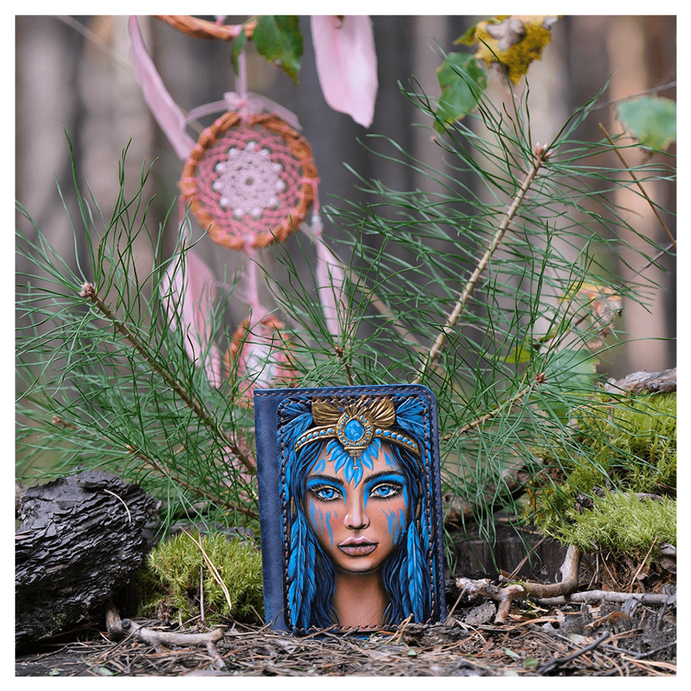 Кожаная обложка на паспорт «Шаманка»