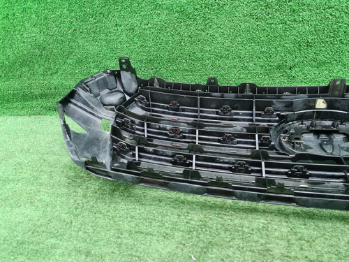 Решетка радиатора Toyota Land Cruiser 200 (15-21)