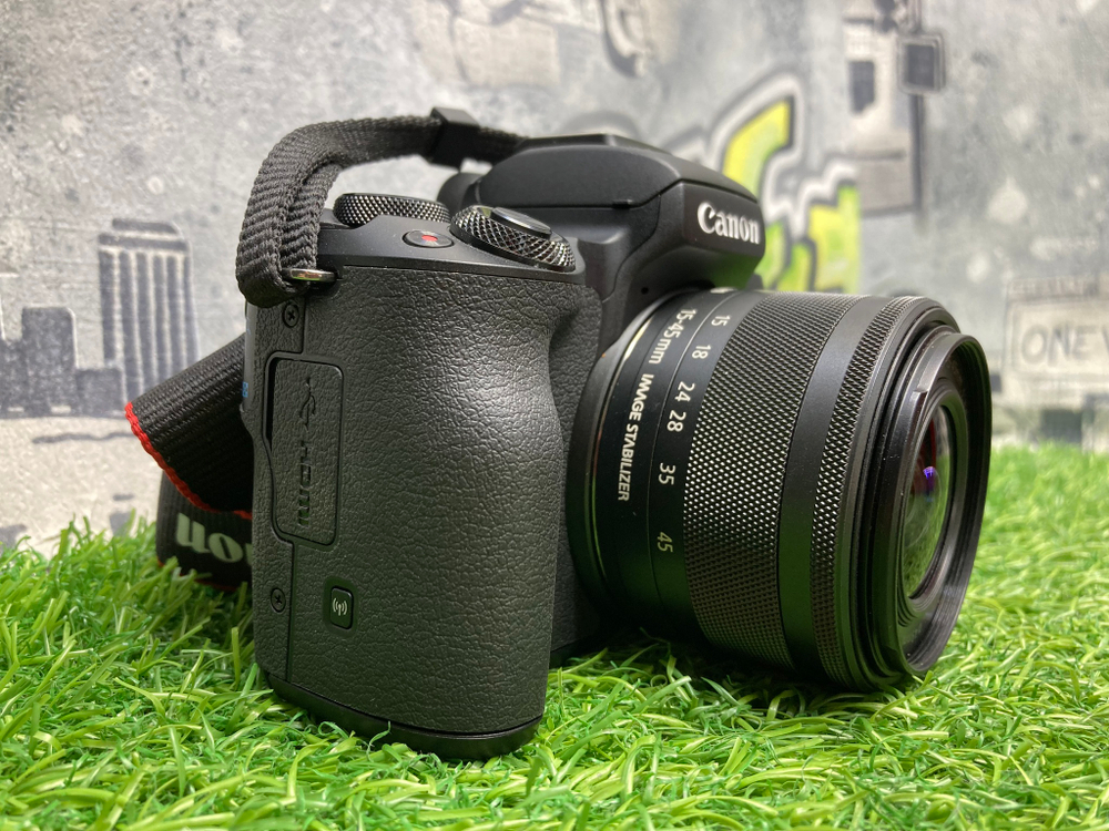 Canon M50 Mark II Kit 15-45mm IS STM 100 кадров
