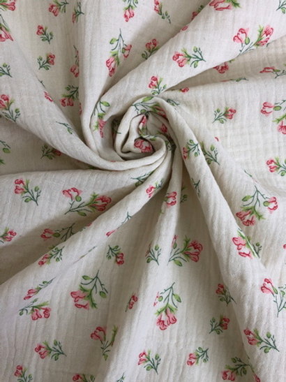 Муслин принт цветы красные на молочном