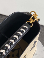 Louis Vuitton NeoNoe MM