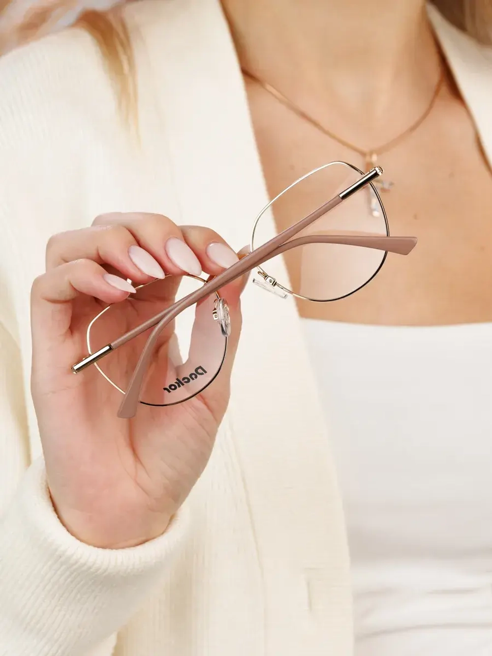 Золотистая оправа для очков брендовая