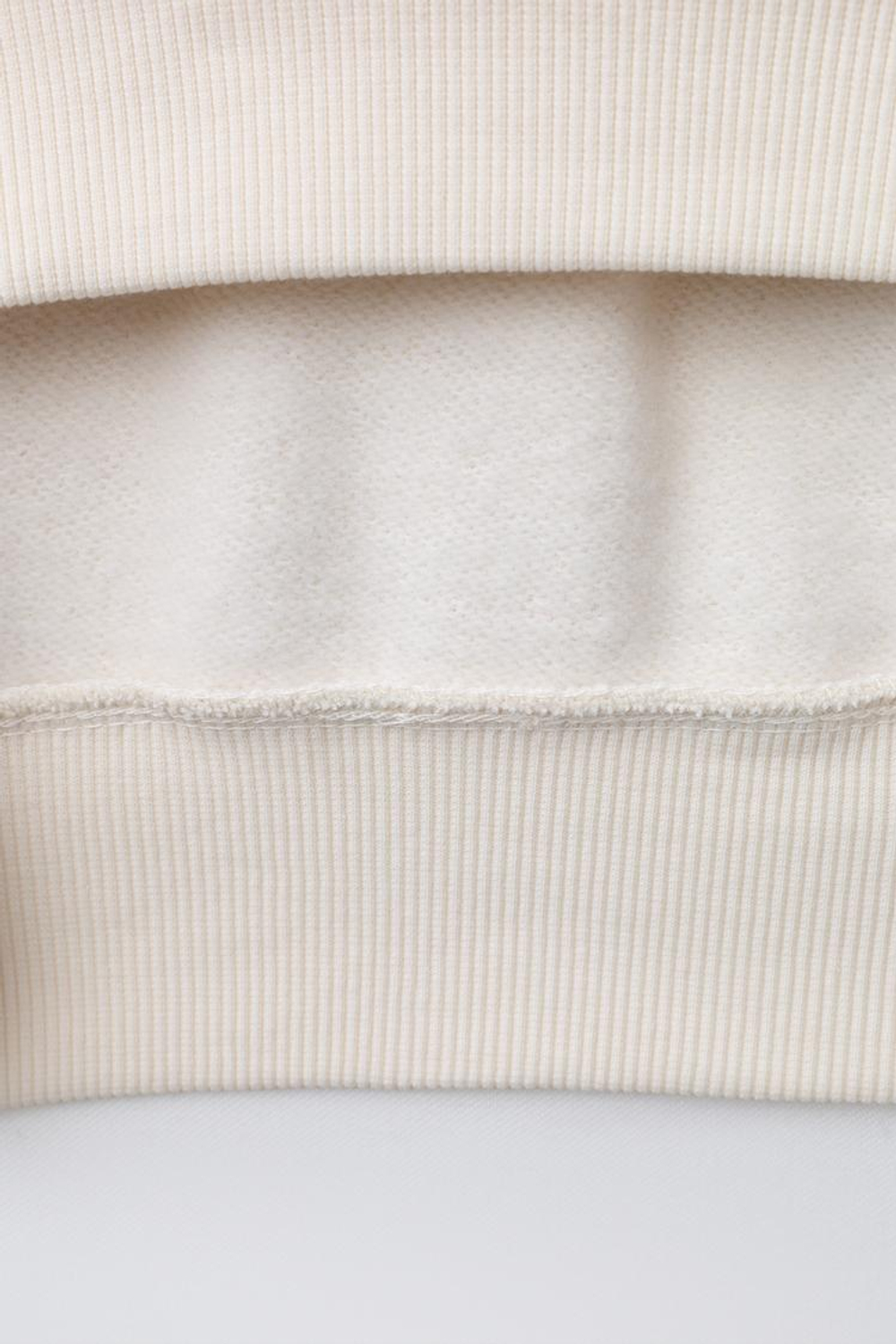 ZARA ТОЛСТОВКА С НАДПИСЬЮ, ЭКРЮ