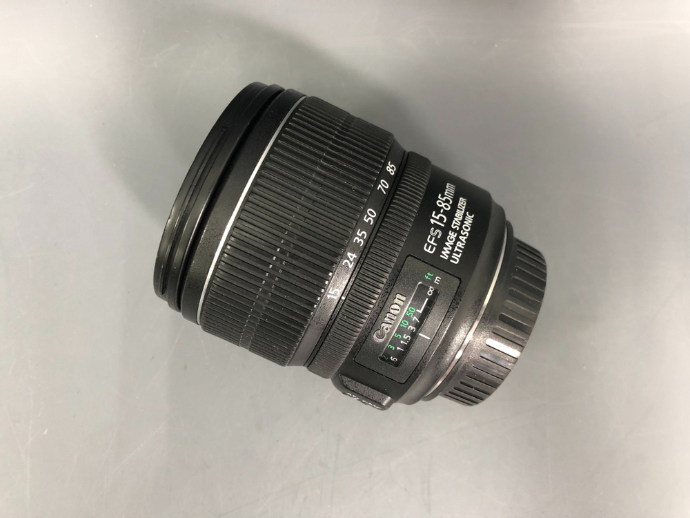 Canon EF-S 15-85mm 3.5-5.6 IS USM