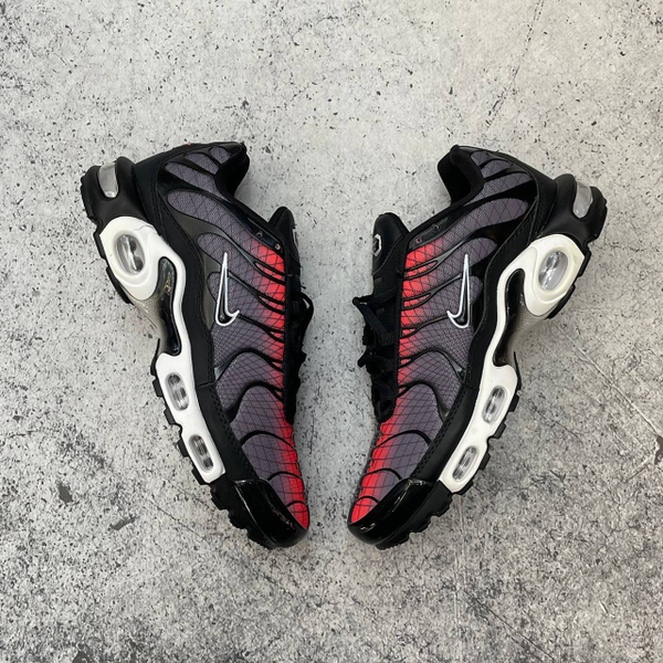Кроссовки Nike Air Max TN Plus grey/red