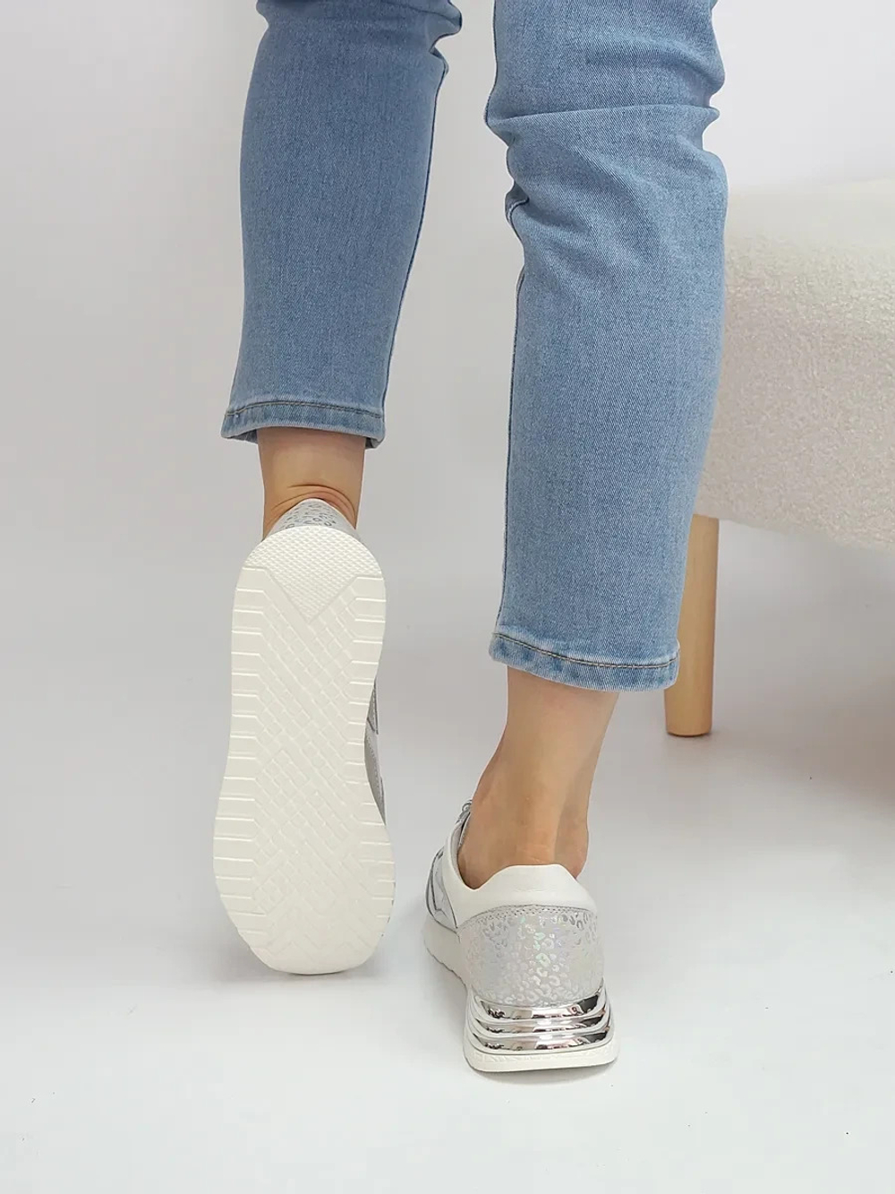 Кроссовки женские летние