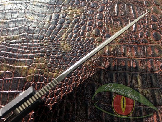 Складной нож Reptilian Джага-03 черный c клинком из стали D2, рукоять G10