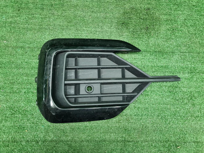 Решетка перед. бампера VW Touareg 3 (18-23) R-line