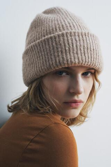 ZARA ШАПКА БИНИ С ОТВОРОТОМ, БЕЖЕВЫЙ