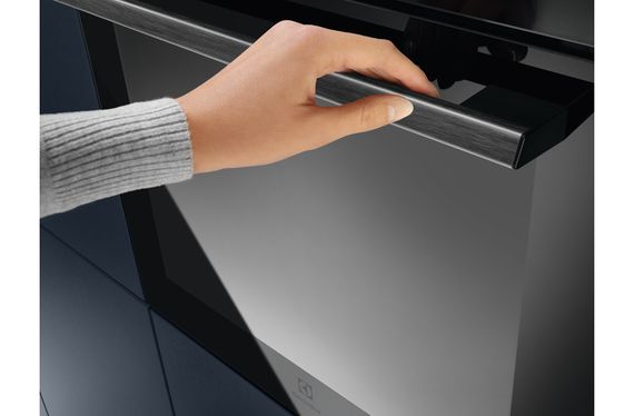 Электрический духовой шкаф Electrolux COE7P31B