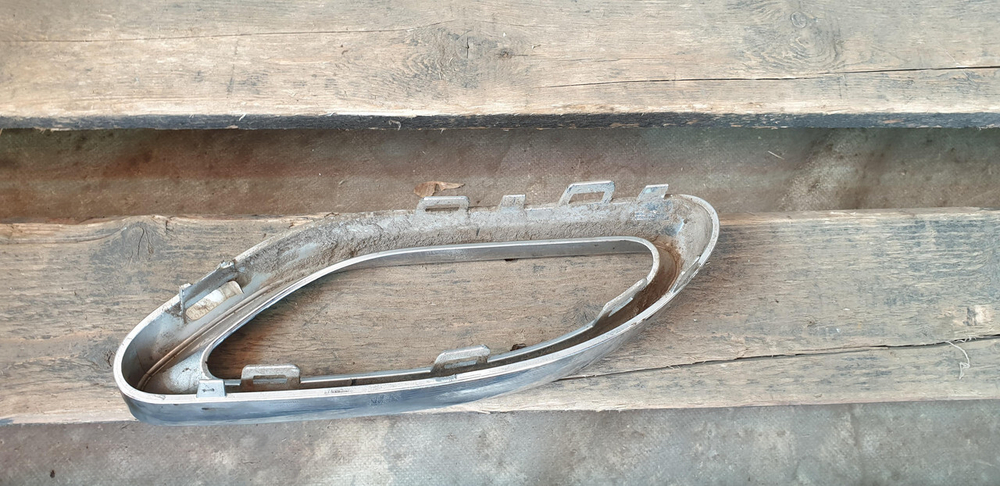 Накладка юбки заднего бампера правая GLS (X166) 15-19 Б/У Оригинал A0008850274