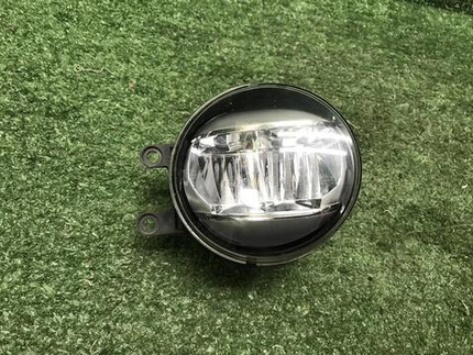 ПТФ правая Toyota Land Cruiser Prado 150 17-нв LED