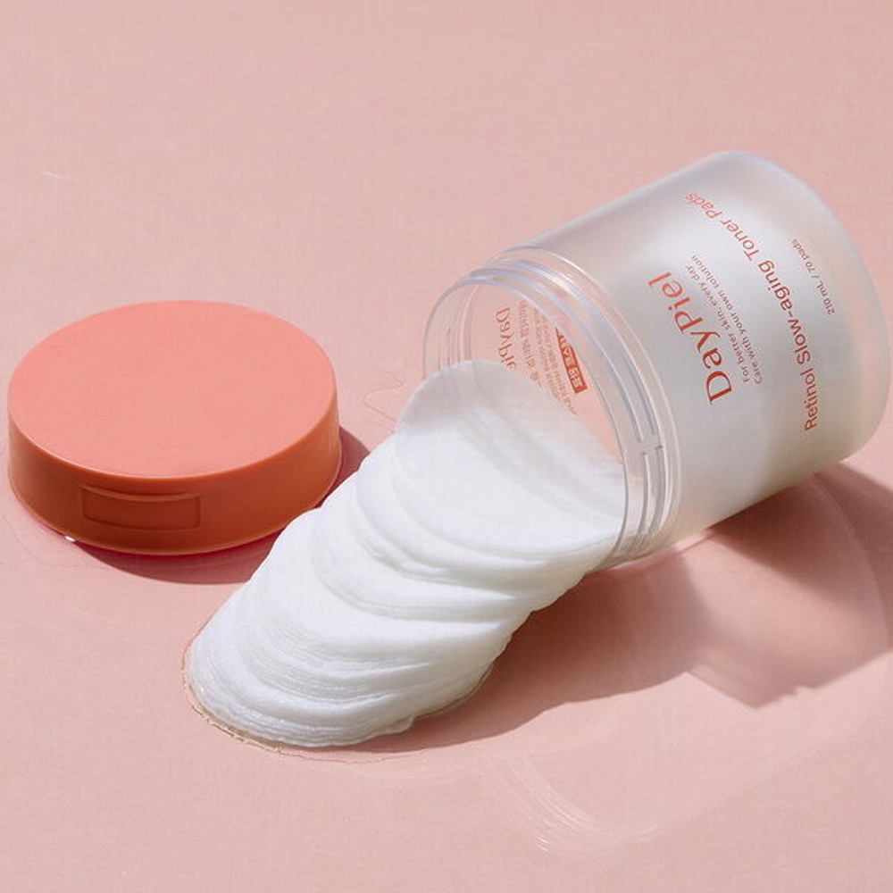 Тонер-пэды с ретинолом для антивозрастного ухода DayPiel Retinol Slow-Aging Toner Pads, 70шт