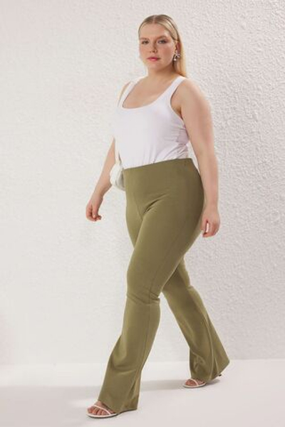 Хаки тоньше с высокой талией, расклешенные/испанские трикотажные брюки больших размеров TBBSS24AR00033