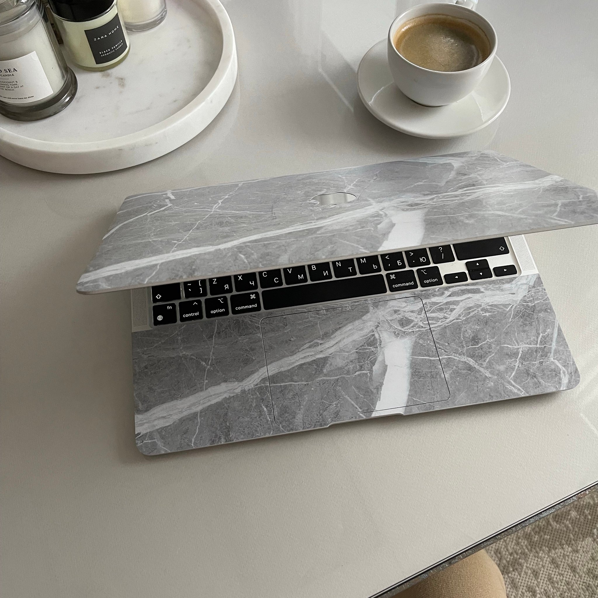 Виниловая наклейка HELIUM для MacBook