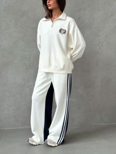 Молочный хлопковый свитшот с воротом на молнии