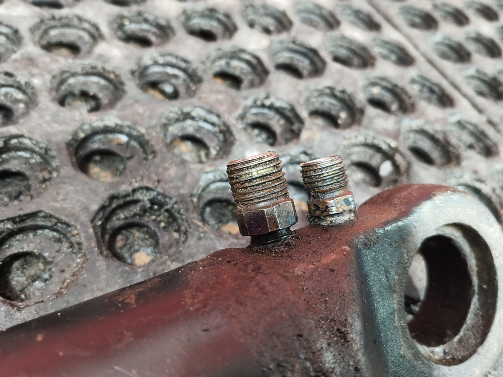 Цилиндр подъема кабины 2018г.