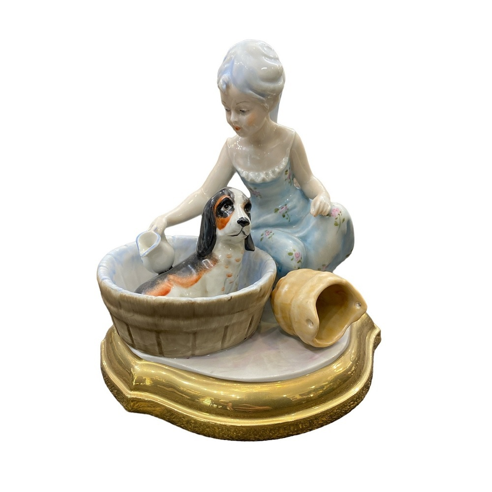 Девочка с собачкой