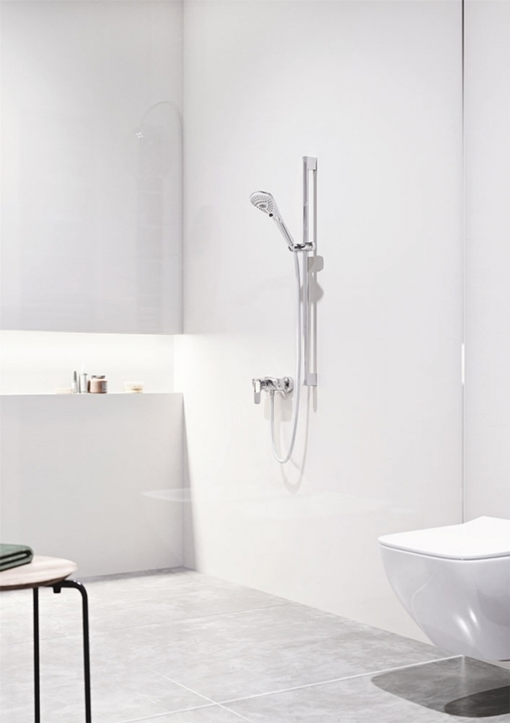 Фото в интерьере смеситель для душа Kludi Ameo 417100575 Хром