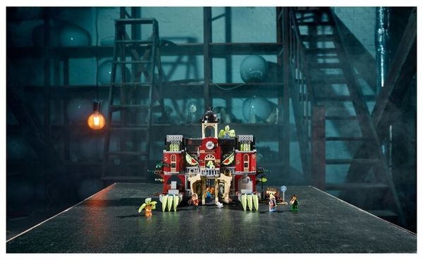 Конструктор LEGO Hidden Side 70425 Школа с привидениями Ньюбери
